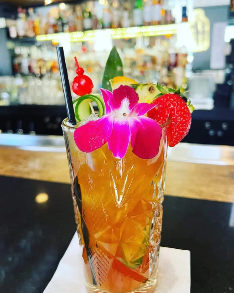 Free self guided cocktail crawl new orleans  Bourbon O Bar
