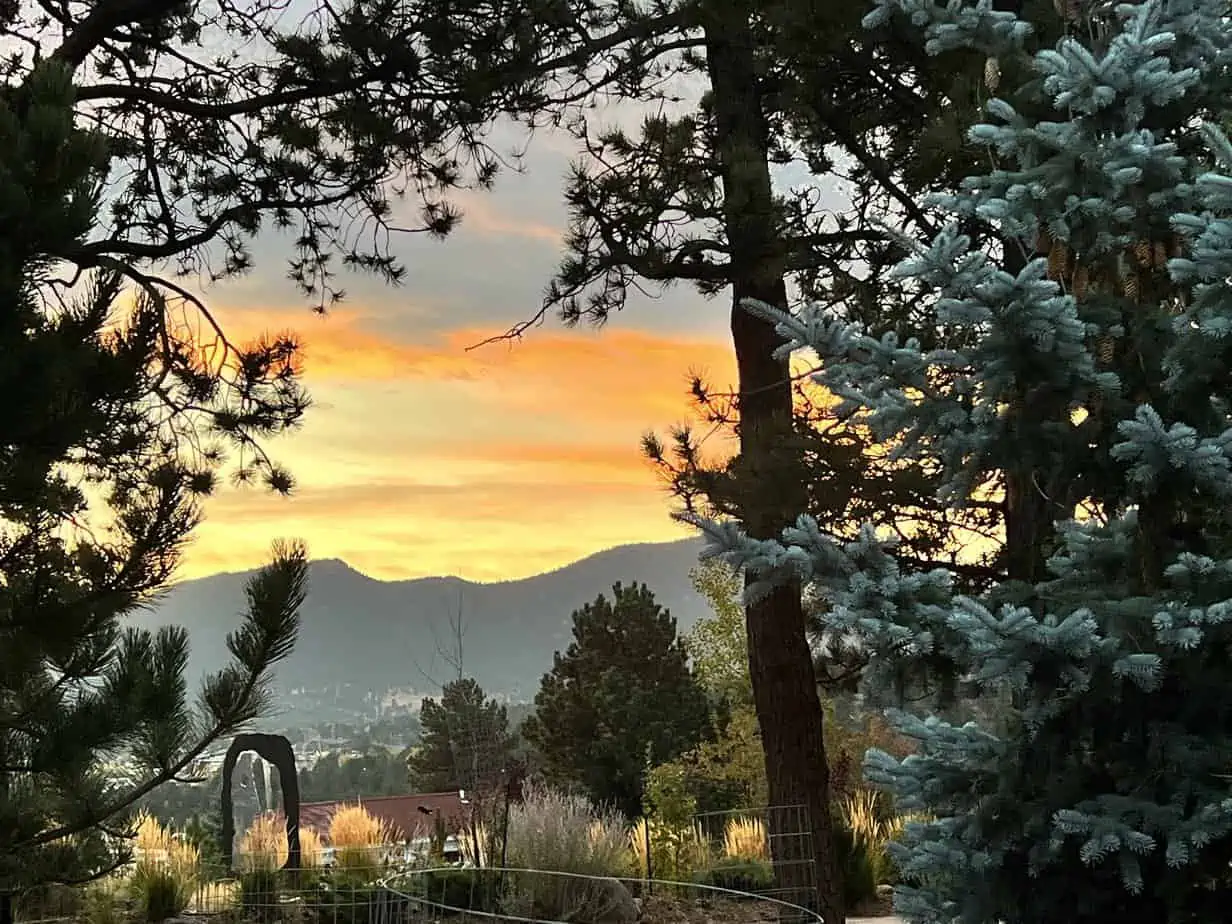 Travel ideas for summer 2025 great places Estes Park colorado travel makes me happy