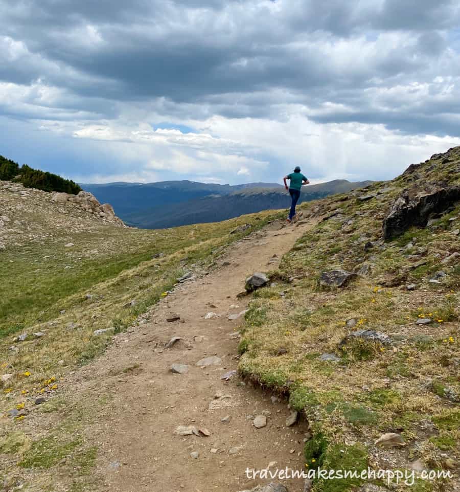 Alpine ridge trail easy hike in rocky mountain national park