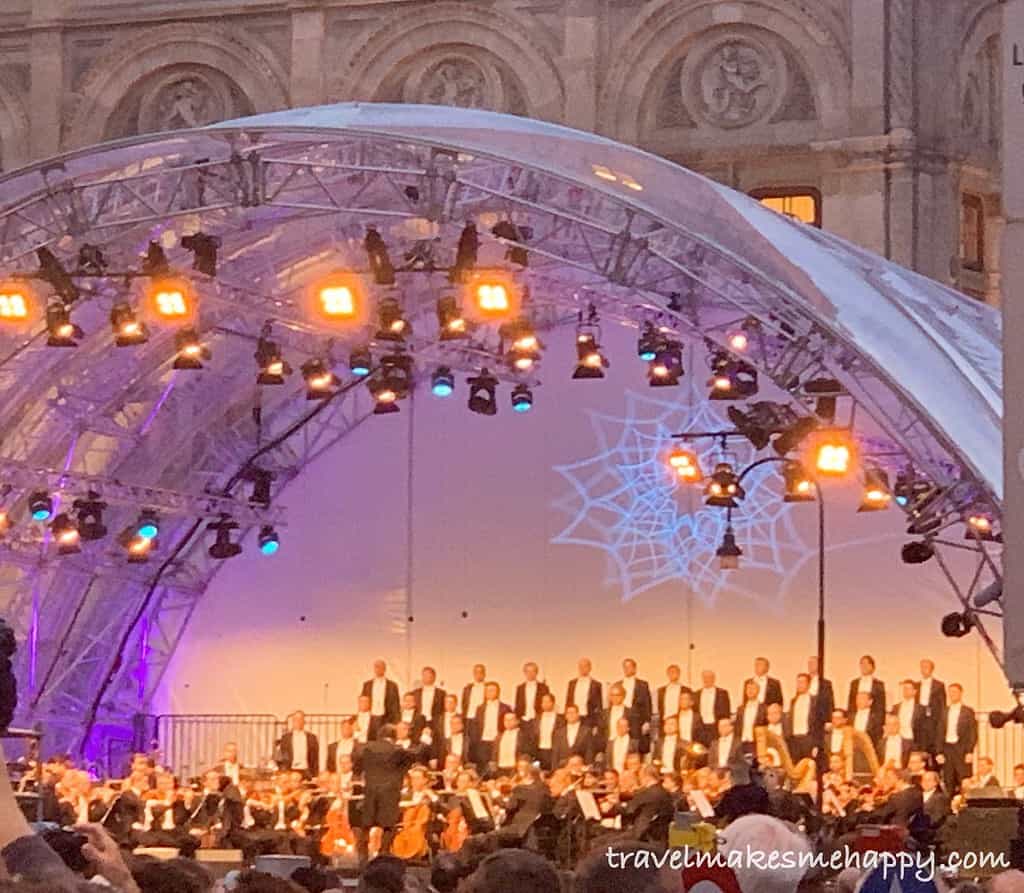 Vienna orchestra free performance outdoor