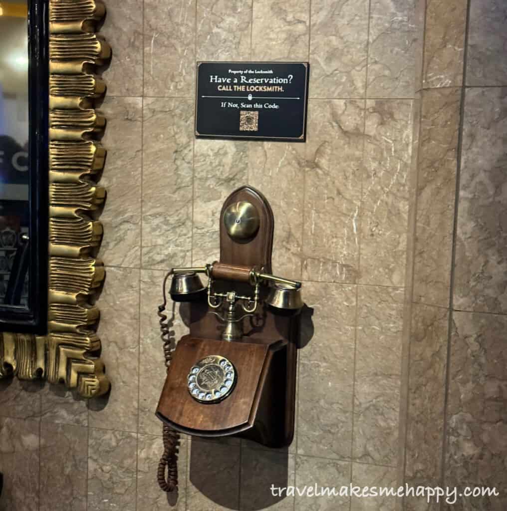 pick up the phone to enter the lock secret cocktail bar in las vegas