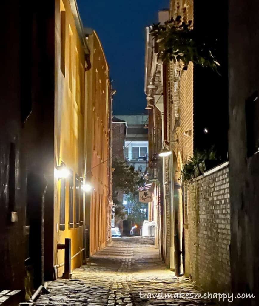 hidden gem alley charleston weekend alleyways