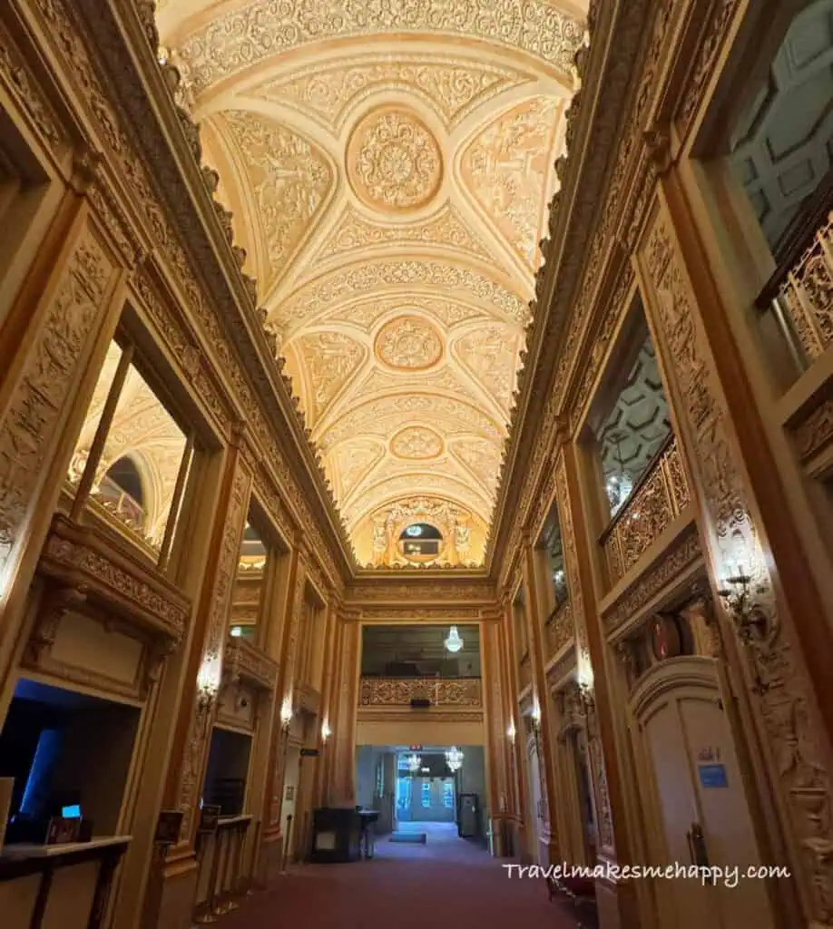 Palmer house hotel chicago is an amazing historical building