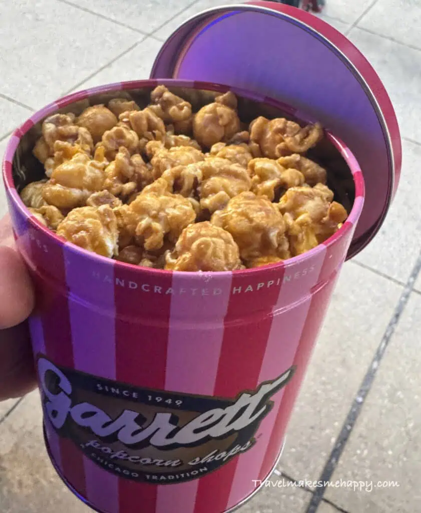garrett popcorn tin chicago perfect weekend trip what to eat
