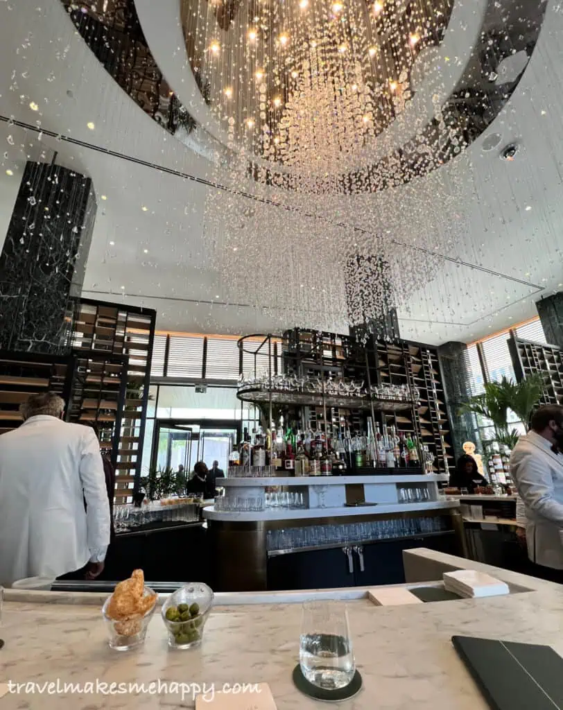 chandelier bar four seasons new orleans bougie cocktail bar