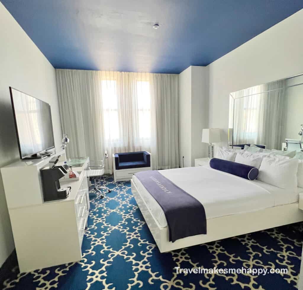 best places to stay new orleans saint hotel room