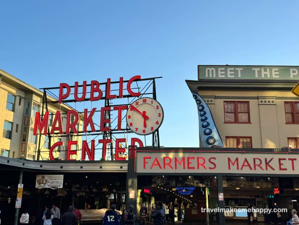 pikes place market sign seattle must see short trip spots