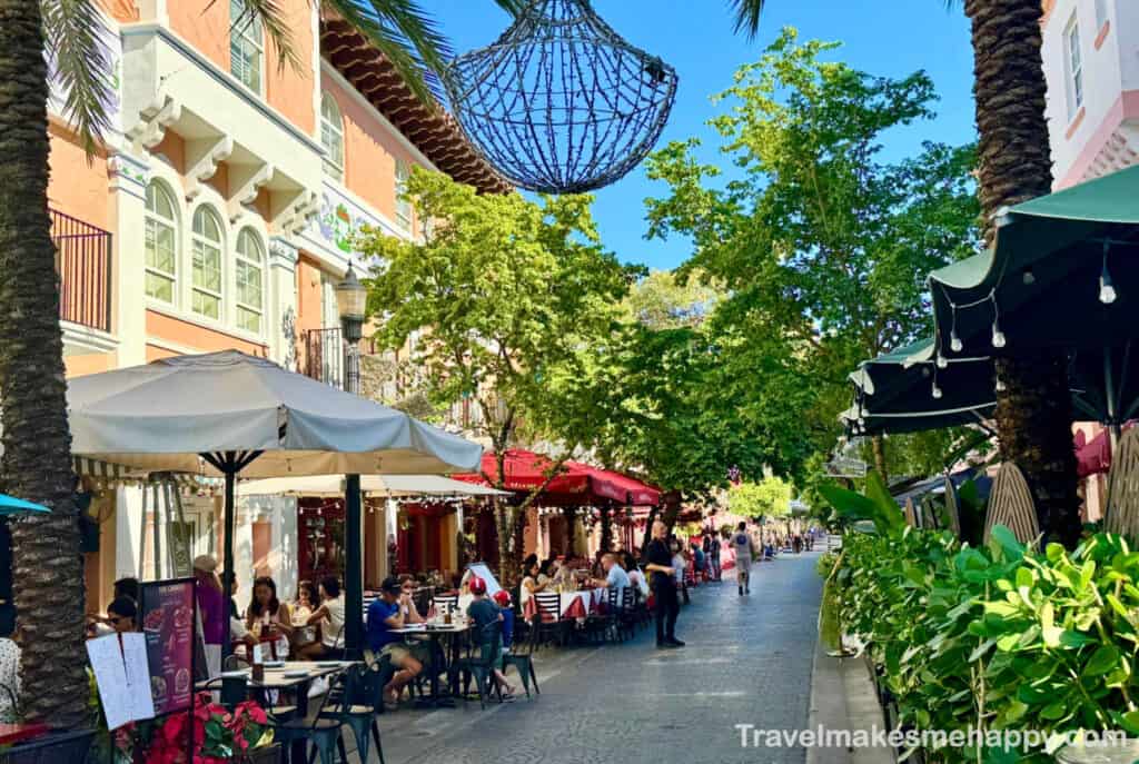 Espanola Way South Beach Miami best restaurant spots to try
