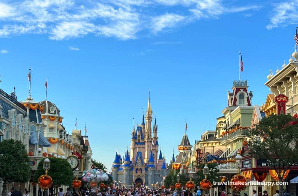 Quick 3 & 4 day trip ideas disney world castle magic kingdom view