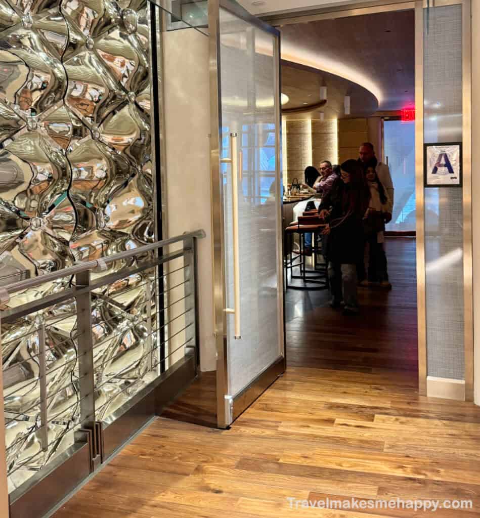 le cafe louis vuitton entry door check in for restaurant
