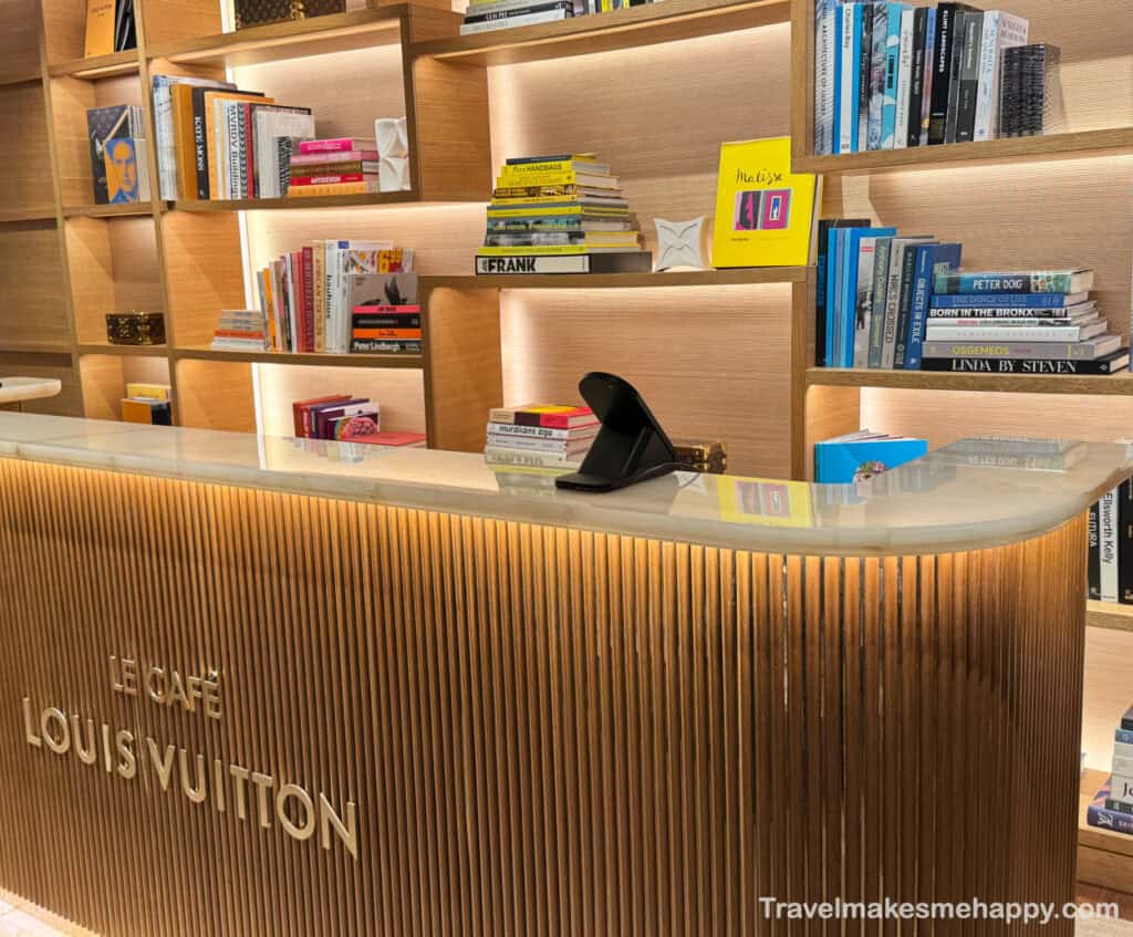 le cafe louis vuitton check in desk restaurant review