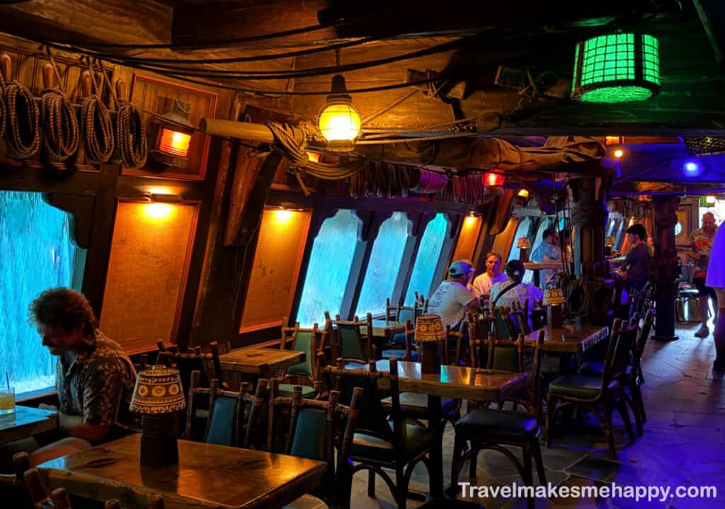 molokai tiki bar feels like ship mai kai fort lauderdale